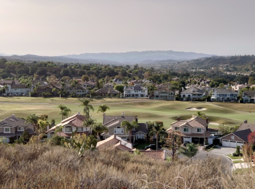 there are a lot of homes on the golf course - Coto de Caza Golf Club