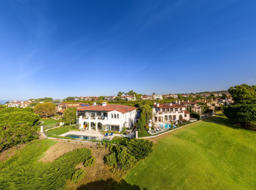 There are a lot of homes on the golf course - Pelican Hill Golf Club