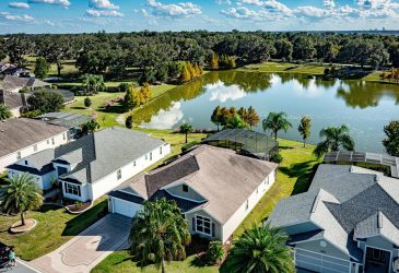 There are several lakes and houses on the golf course. - The Villages of Dunedin