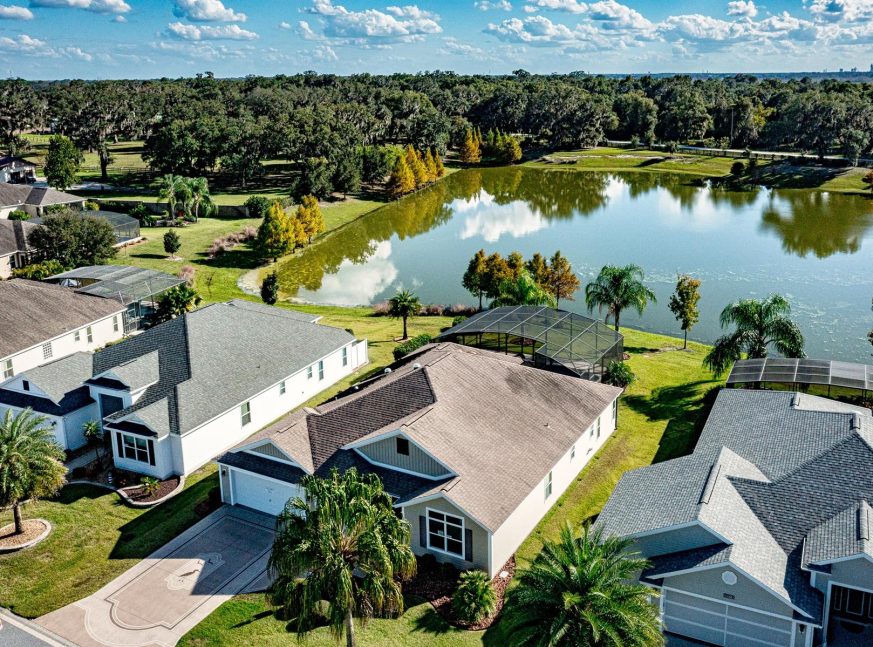 There are several lakes and houses on the golf course. - The Villages of Dunedin