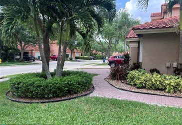 Golf Home - 5711 /  5711 Nw 125th Ave, Coral Springs, Fl5711 /  5711 Nw 125th Ave, Coral Springs, Fl