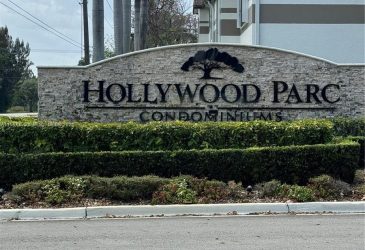 Golf Home - 16-12 /  520 S Park Rd, Hollywood, Fl16-12 /  520 S Park Rd, Hollywood, Fl