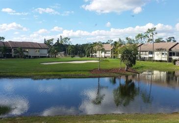 Lake and homes in golf course - Hideaway Country Club