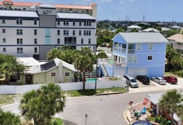 Golf Home - Large Oceanfront Property w/Pool, 8br, sleeps 24