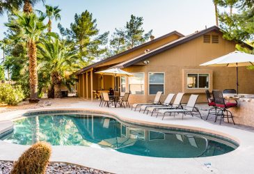 Golf Home - Unwind with some beach volleyball, diving pool or spa! Central Scottsdale location!