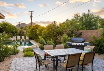 Golf Home - Mariposa- walk to Oldtown! Camelback view from back yard / private pool!